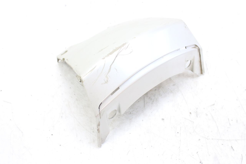 photo de UNIóN INFERIOR DEL CARENADO TRASERO. PEUGEOT SATELIS 125 (2010 - 2012) - Detalles de los puntos de fijación