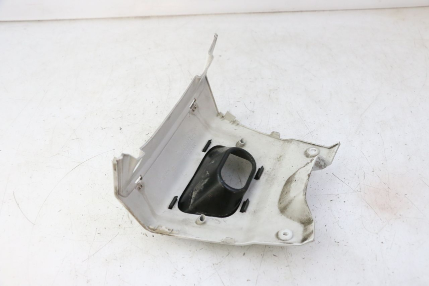 photo de UNIóN INFERIOR DEL CARENADO TRASERO. PEUGEOT SATELIS 125 (2010 - 2012) - Zoom estado de uso