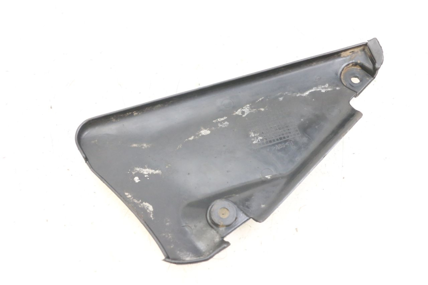 photo de CARENADO TRASERO CONEXION BAJO DAELIM VL DAYSTAR 125 (2000 - 2011) - Zoom estado de uso