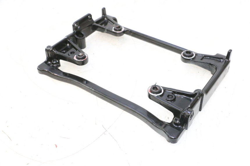 photo de CARENADO TRASERO CONEXION BAJO HONDA XRV AFRICA TWIN 750 (1990 - 1992) - Primer plano técnico