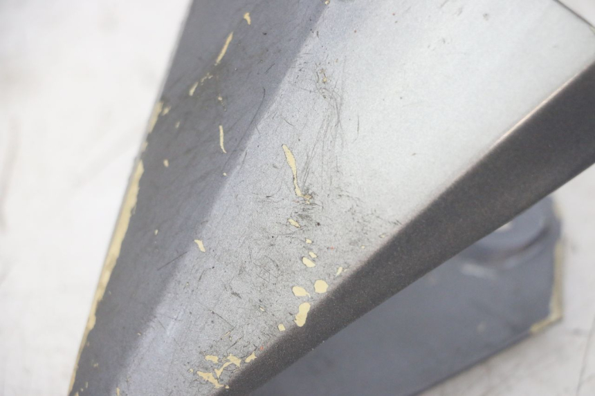 photo de CARENADO TRASERO CONEXION PEUGEOT JET FORCE CARBU 50 (2003 - 2016) - Zoom estado de uso