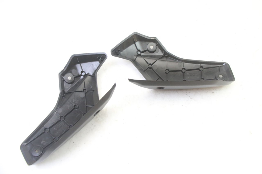 photo de JUNTA DE CARENAJE TRASERO PEUGEOT KISBEE 4T 50 (2018 - 2022) - Vista general del producto