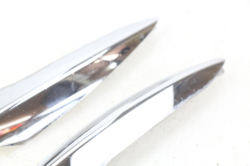 photo de UNIóN DE CARENADO TRASERO. PIAGGIO LIBERTY IGET 4T 50 (2015 - 2020) - Detalles de los puntos de fijación