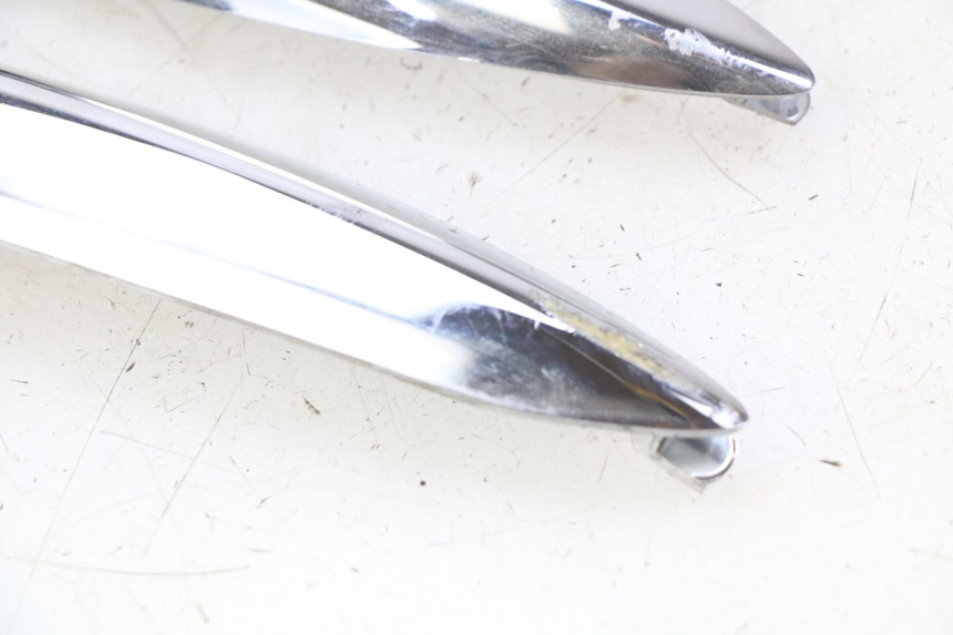 photo de UNIóN DE CARENADO TRASERO. PIAGGIO LIBERTY IGET 4T 50 (2015 - 2020) - Primer plano técnico