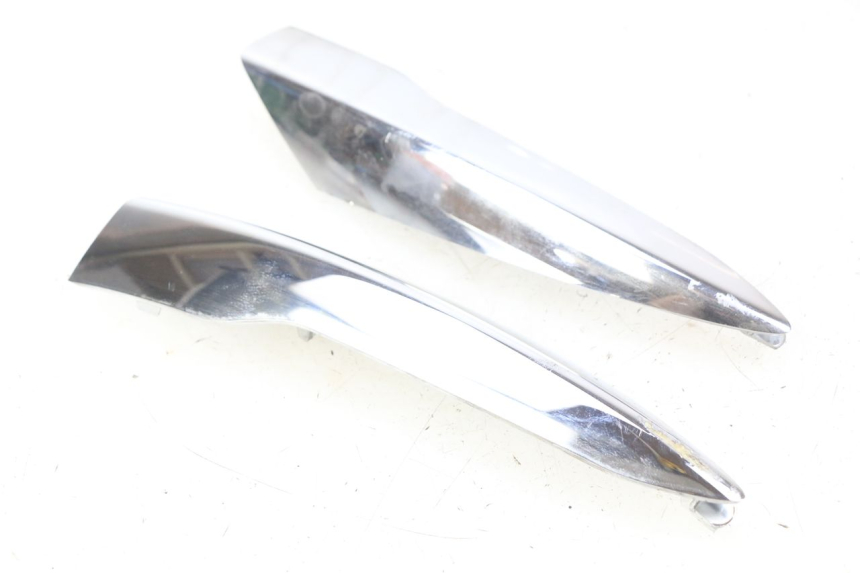 photo de UNIóN DE CARENADO TRASERO. PIAGGIO LIBERTY IGET 4T 50 (2015 - 2020) - Detalles de los puntos de fijación