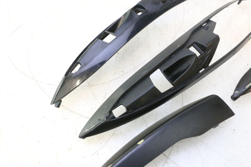 photo de CARENADO TRASERO CONEXION PIAGGIO LIBERTY IGET 4T 50 (2021 - 2025) - Primer plano técnico