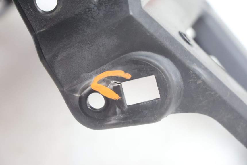 photo de CARENADO TRASERO CONEXION PEUGEOT LUDIX BLASTER 50 (2006 - 2014) - Primer plano técnico