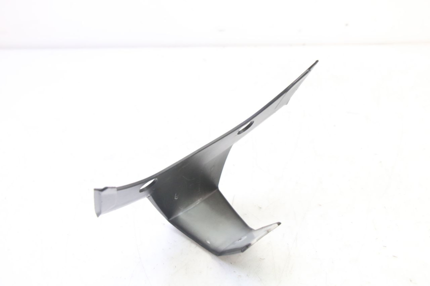 photo de CARENADO TRASERO CONEXION PIAGGIO MP3 HPE 310 (2024 - 2025) - Primer plano técnico