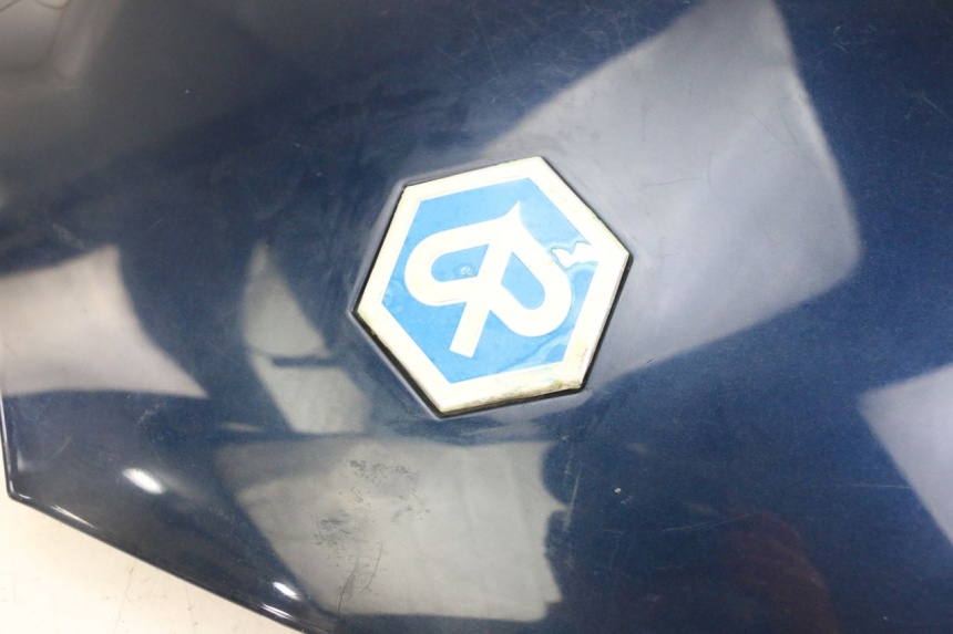 photo de CARENADO TRASERO CONEXION PIAGGIO MP3 LT 300 (2010 - 2016) - Estado de la superficie y material