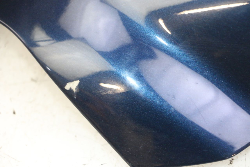 photo de CARENADO TRASERO CONEXION PIAGGIO MP3 RL 250 (2006 - 2010) - Primer plano técnico