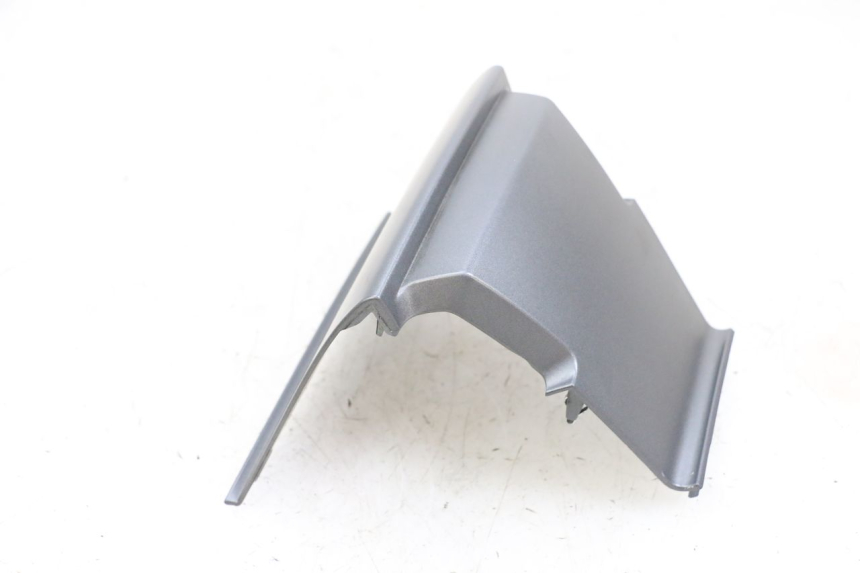 photo de CARENADO TRASERO CONEXION PIAGGIO MP3 500 (2016 - 2018) - Primer plano técnico