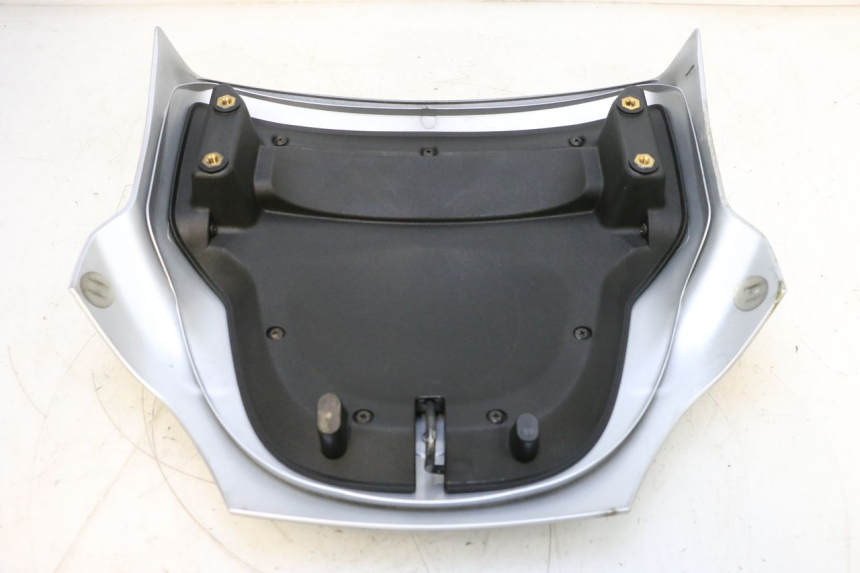 photo de UNIóN DE CARENADO TRASERO. PIAGGIO MP3 125 (2006 - 2014) - Primer plano técnico