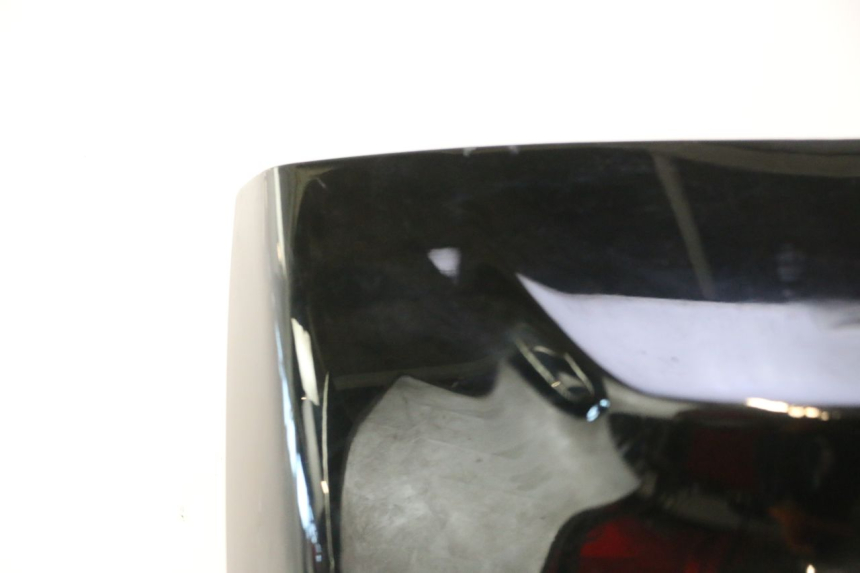 photo de UNIóN DE CARENADO TRASERO. PIAGGIO MP3 125 (2006 - 2014) - Primer plano de alta resolución
