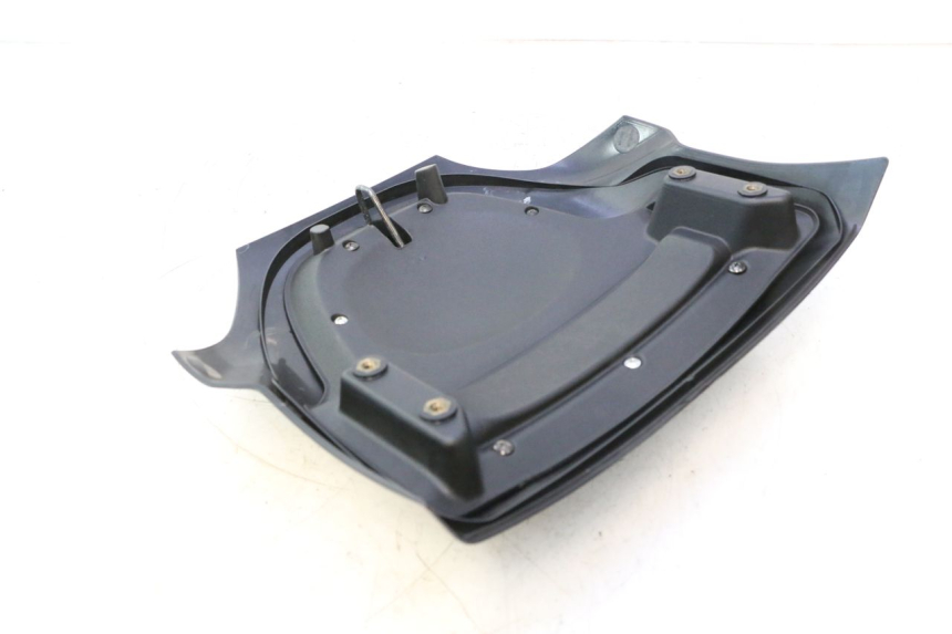 photo de UNIóN DE CARENADO TRASERO. PIAGGIO MP3 125 (2006 - 2014) - Otra perspectiva