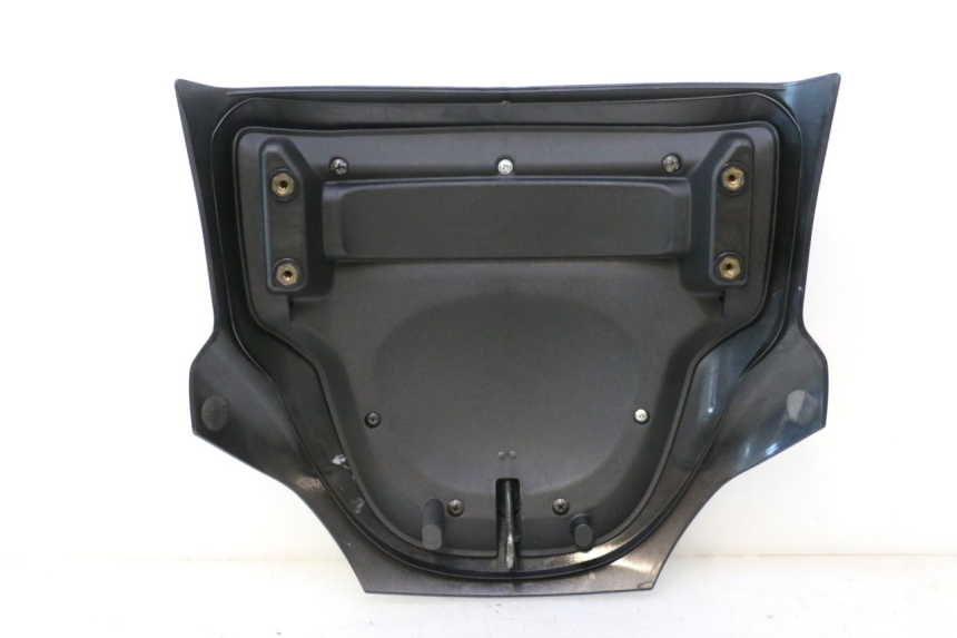 photo de UNIóN DE CARENADO TRASERO. PIAGGIO MP3 125 (2006 - 2014) - Primer plano técnico