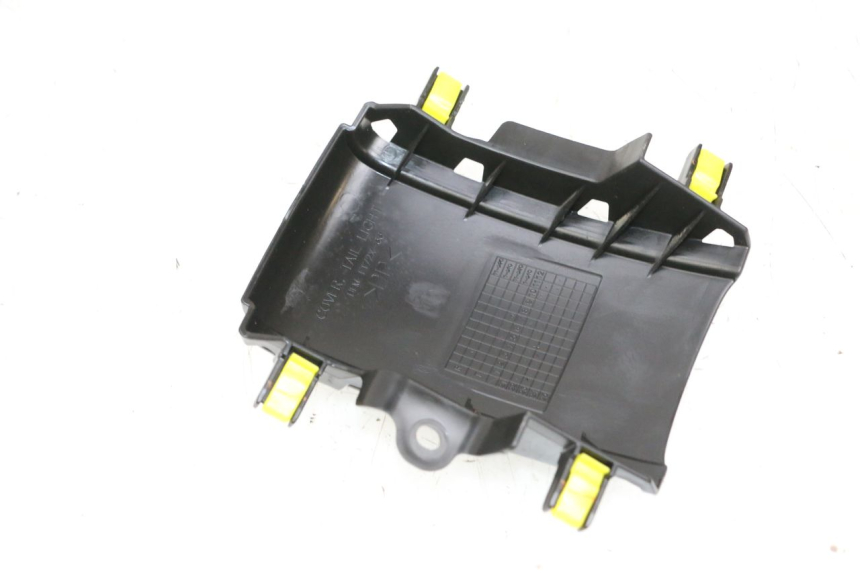 photo de CARENADO TRASERO CONEXION YAMAHA NEO'S CORE 1 (2022 - 2026) - Zoom estado de uso