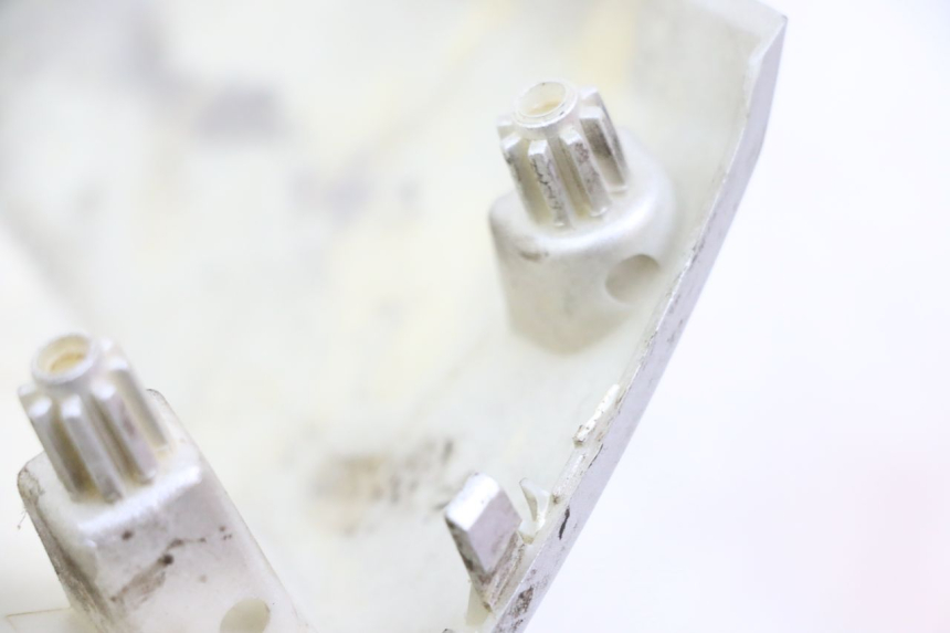 photo de UNIóN DE CARENADO TRASERO. PEUGEOT CITYSTAR 125 (2011 - 2017) - Primer plano técnico