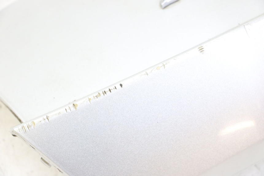 photo de UNIóN DE CARENADO TRASERO. PEUGEOT CITYSTAR 125 (2011 - 2017) - Marcados y referencias originales