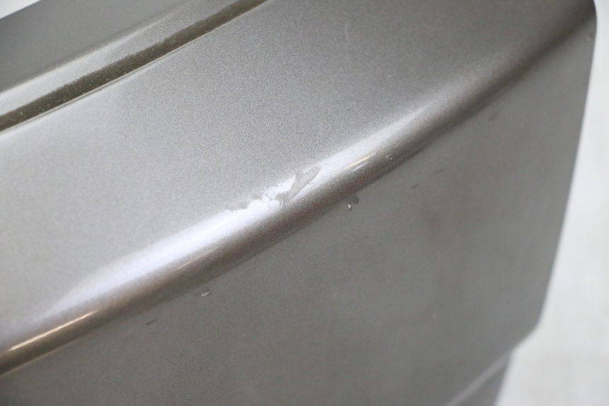 photo de CARENADO TRASERO CONEXION PEUGEOT SATELIS 125 (2013 - 2018) - Detalle de la pieza