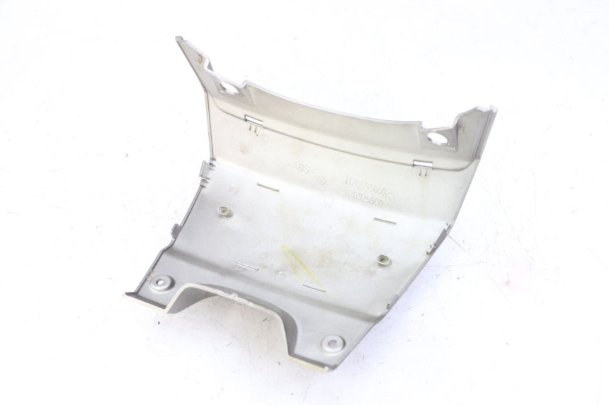 photo de CARENADO TRASERO CONEXION PEUGEOT SATELIS 125 (2013 - 2018) - Primer plano técnico