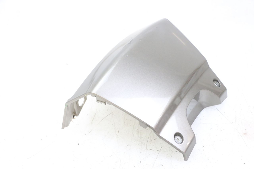 photo de CARENADO TRASERO CONEXION PEUGEOT SATELIS 125 (2013 - 2018) - Detalles de los puntos de fijación