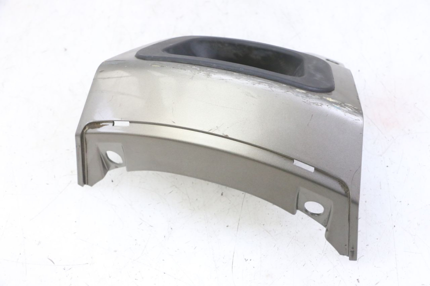 photo de CARENADO TRASERO CONEXION PEUGEOT SATELIS 125 (2013 - 2018) - Primer plano técnico