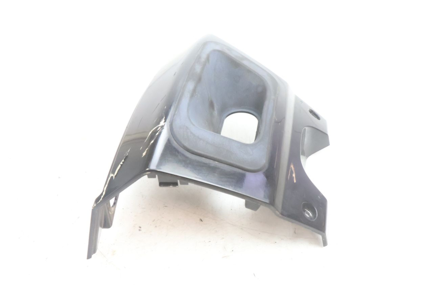 photo de UNIóN DE CARENADO TRASERO. PEUGEOT SATELIS 125 (2006 - 2009) - Zoom estado de uso