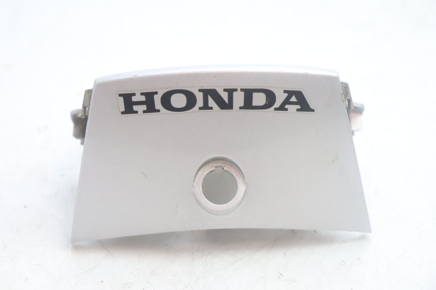photo de UNIóN DE CARENADO TRASERO. HONDA SCV LEAD 100 (2003 - 2007) - Detalle de la pieza