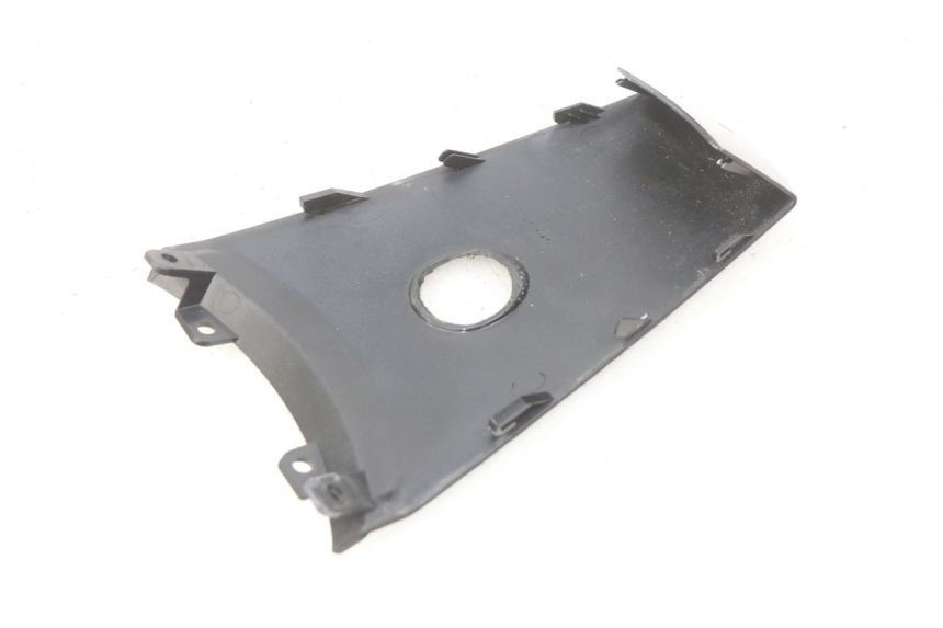 photo de UNIóN DE CARENADO TRASERO. SUZUKI SIXTEEN 125 (2008 - 2010) - Detalle de la pieza