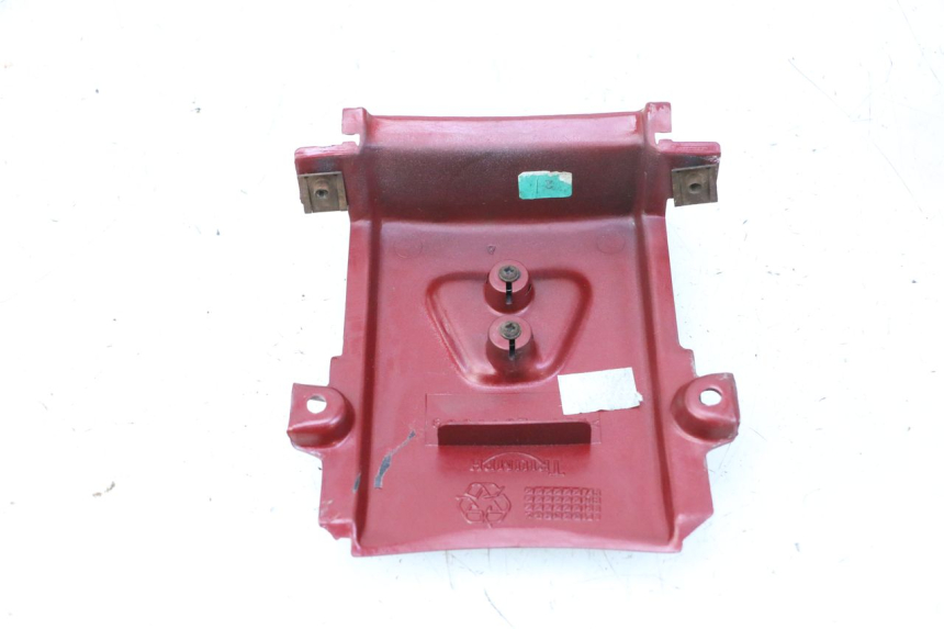 photo de CARENADO TRASERO CONEXION TRIUMPH SPRINT 900 (1995 - 1998) - Primer plano técnico