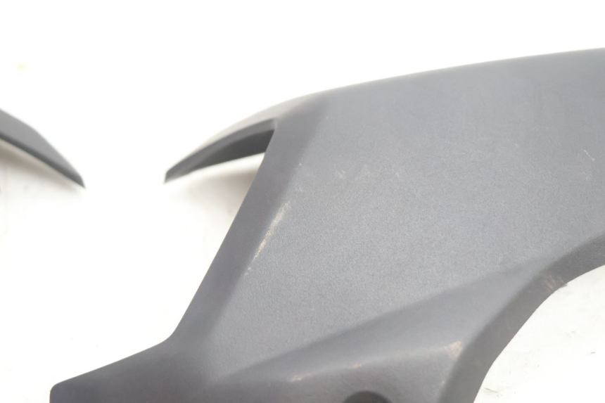 photo de CARENADO TRASERO CONEXION PEUGEOT STREETZONE NAKED 2T 50 (2014 - 2018) - Detalles de los puntos de fijación