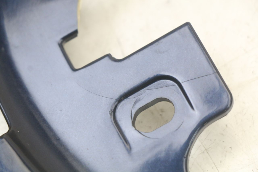 photo de JUNTA DE CARENADO TRASERO SUPERIOR QUADRO 3D S 350 (2013 - 2018) - Detalles de los puntos de fijación