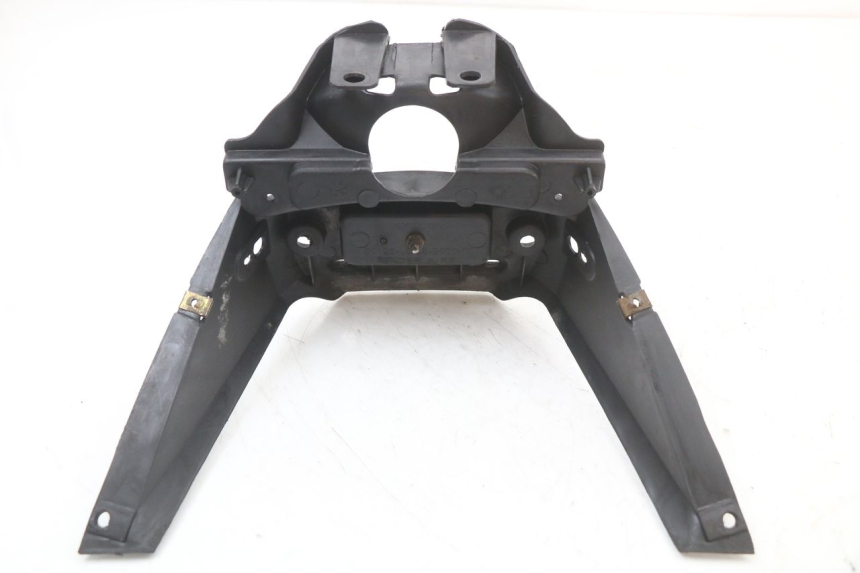 photo de CARENADO TRASERO CONEXION SUPERIOR KYMCO AGILITY CARRY 50 (2011 - 2020) - Primer plano técnico