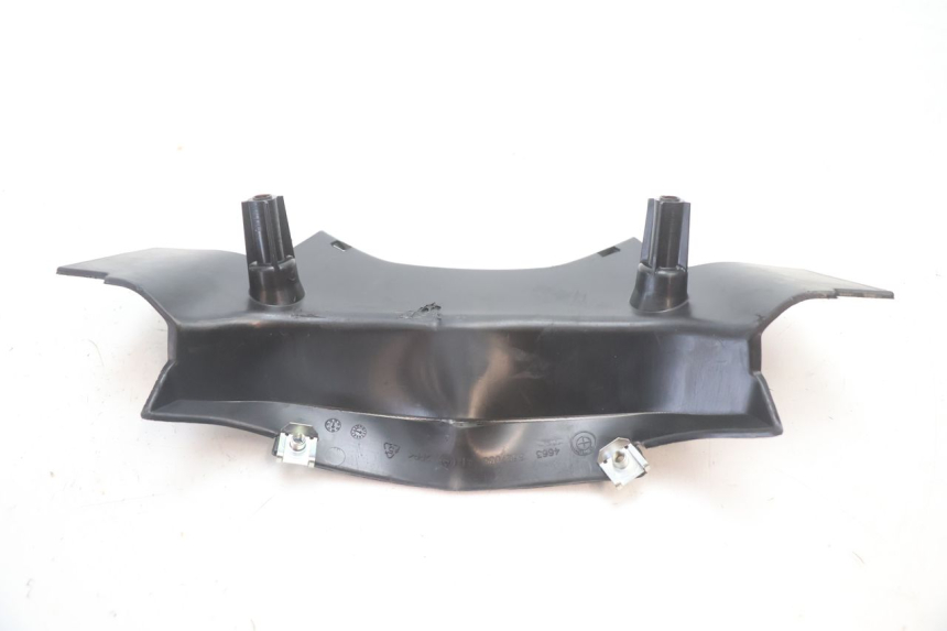 photo de CARENADO TRASERO CONEXION SUPERIOR BMW C SPORT 650 (2015 - 2021) - Primer plano técnico