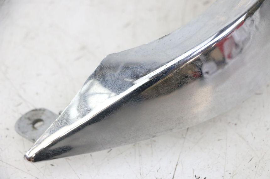 photo de CARENADO TRASERO CONEXION SUPERIOR DAELIM BESBI 125 (2007 - 2008) - Otra perspectiva