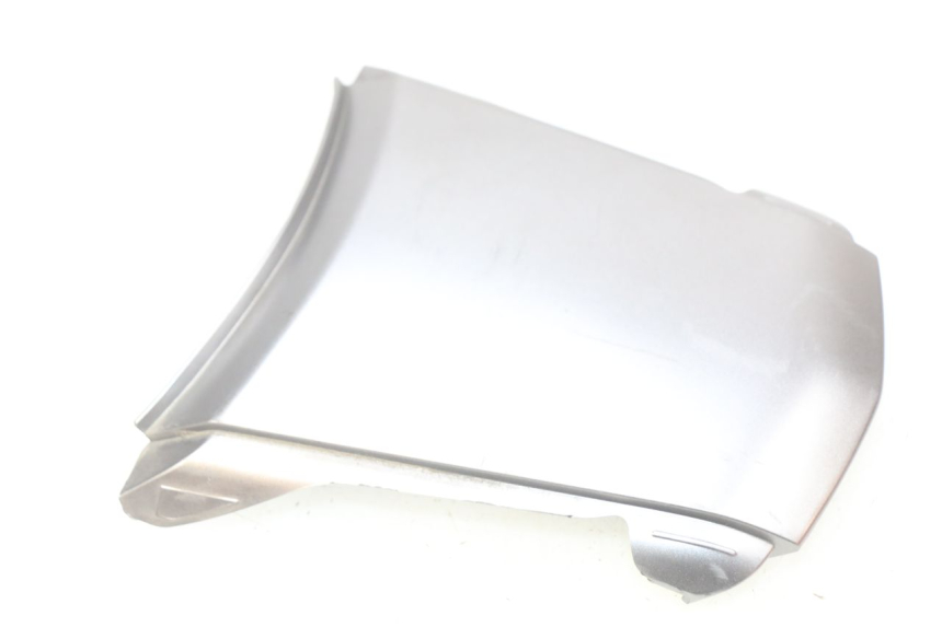 photo de UNIóN DE CARENADO TRASERO SUPERIOR HONDA FES PANTHEON 2T 125 (1998 - 2002) - Otra perspectiva