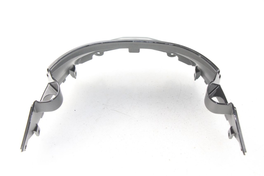 photo de CARENADO TRASERO CONEXION SUPERIOR SYM FIDDLE 3 III 125 (2014 - 2020) - Primer plano técnico