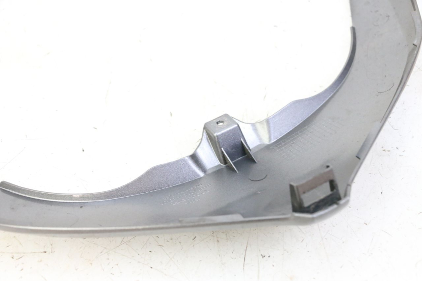 photo de CARENADO TRASERO CONEXION SUPERIOR HONDA FORZA ABS 300 (2013 - 2017) - Zoom estado de uso