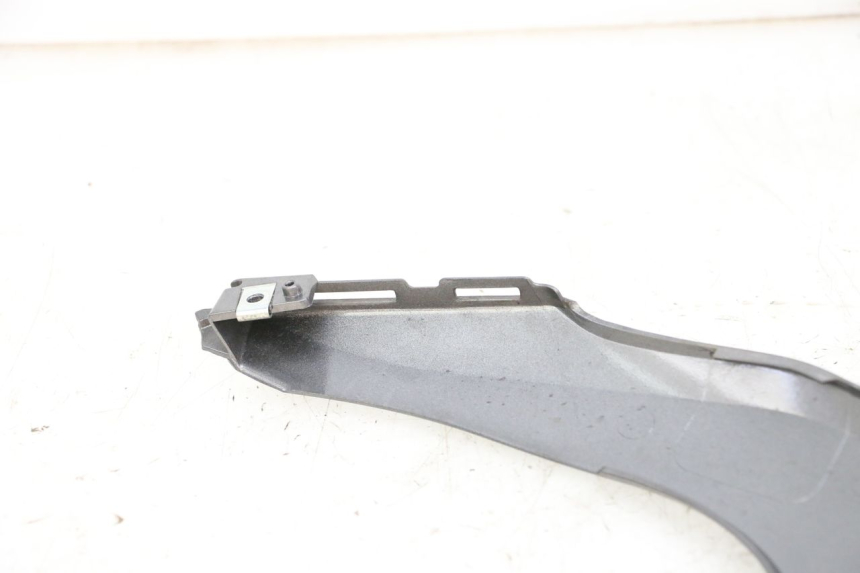 photo de CARENADO TRASERO CONEXION SUPERIOR HONDA FORZA ABS 300 (2013 - 2017) - Otra perspectiva