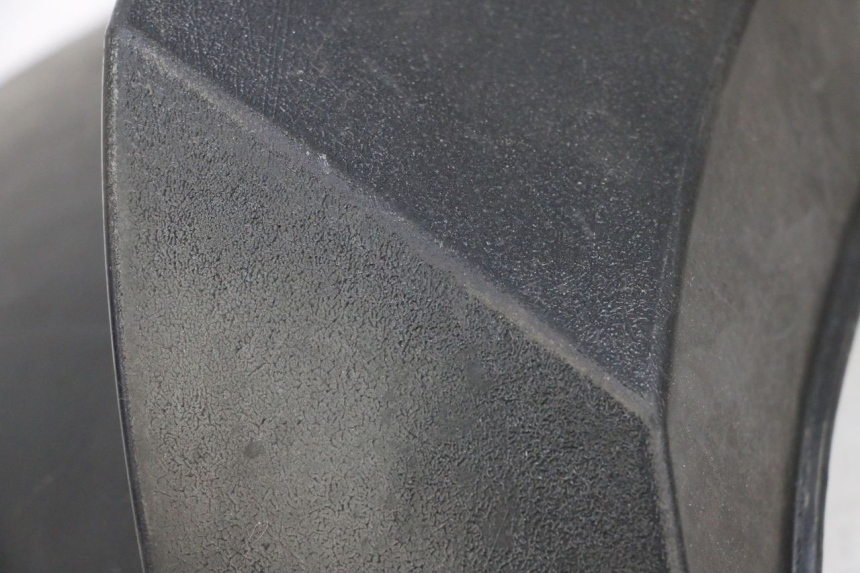 photo de CARENADO TRASERO CONEXION SUPERIOR JM MOTORS GTS 125 (2015 - 2019) - Primer plano técnico