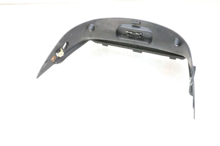 photo de CARENADO TRASERO CONEXION SUPERIOR DAELIM HISTORY 125 (2001 - 2002) - Detalle de la pieza