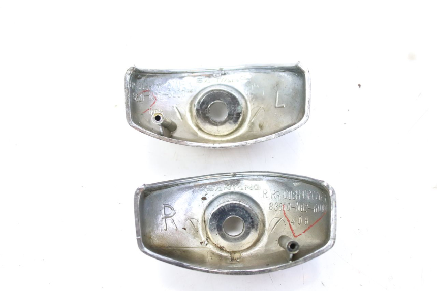 photo de JUNTA DE CARENADO TRASERO SUPERIOR SYM HUSKY 125 (1999 - 2005) - Otra perspectiva