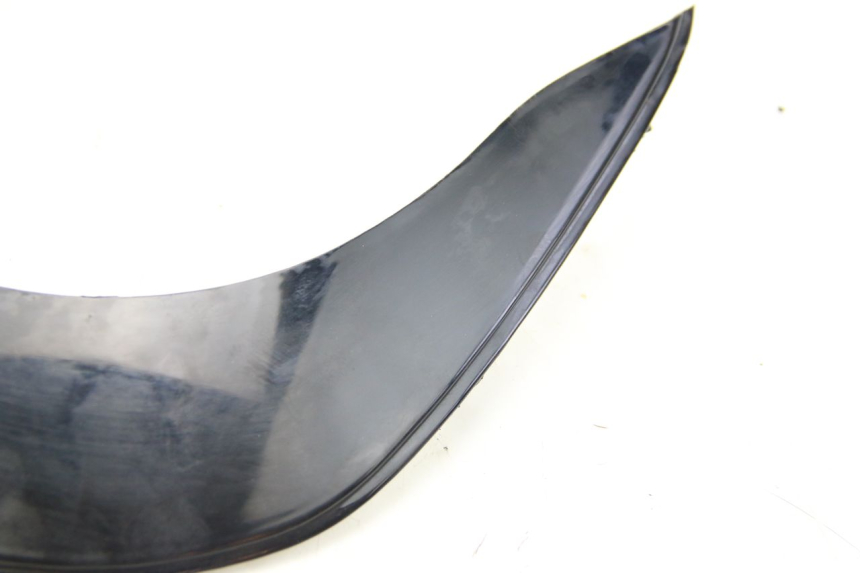 photo de JUNTA DE CARENADO TRASERO SUPERIOR REVATTO IMPERATOR 125 (2007 - 2015) - Zoom estado de uso