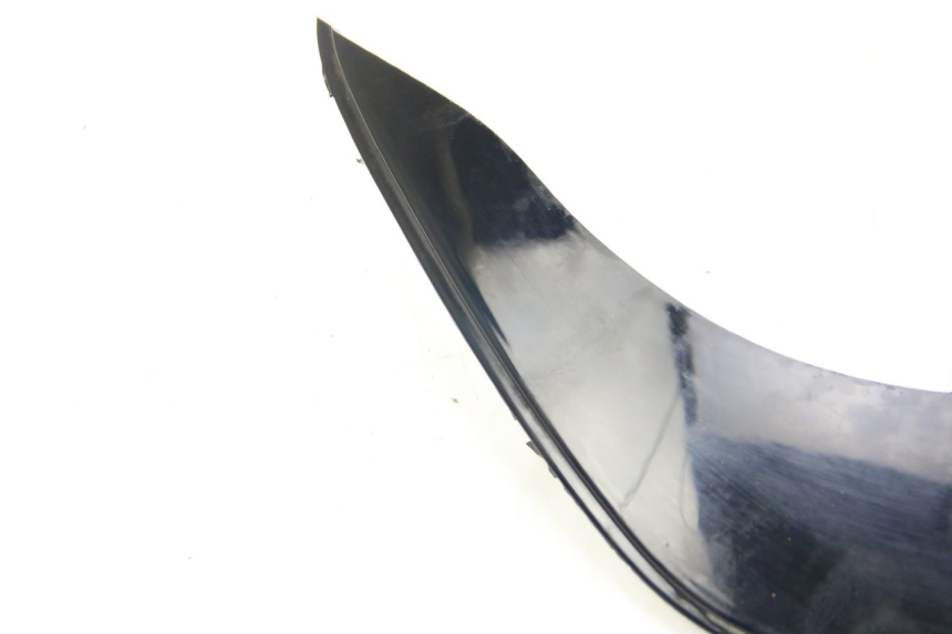 photo de JUNTA DE CARENADO TRASERO SUPERIOR REVATTO IMPERATOR 125 (2007 - 2015) - Otra perspectiva