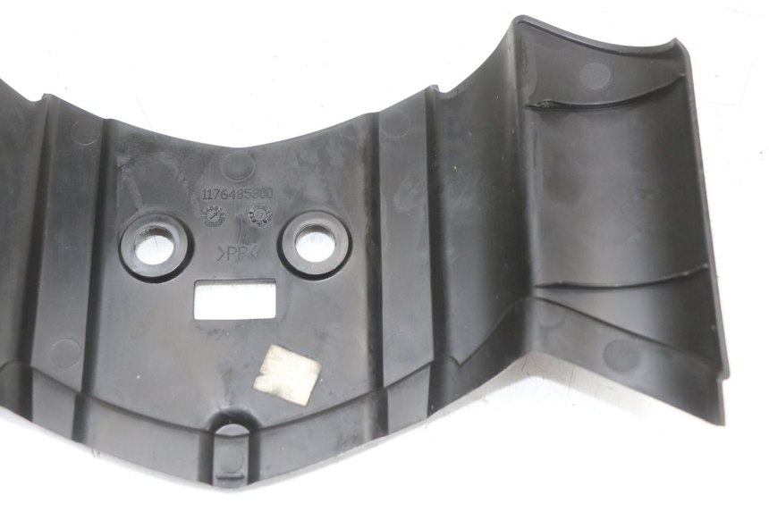 photo de JUNTA CARENADO TRASERO SUPERIOR PEUGEOT LUDIX 50 (2005 - 2007) - Detalles de los puntos de fijación