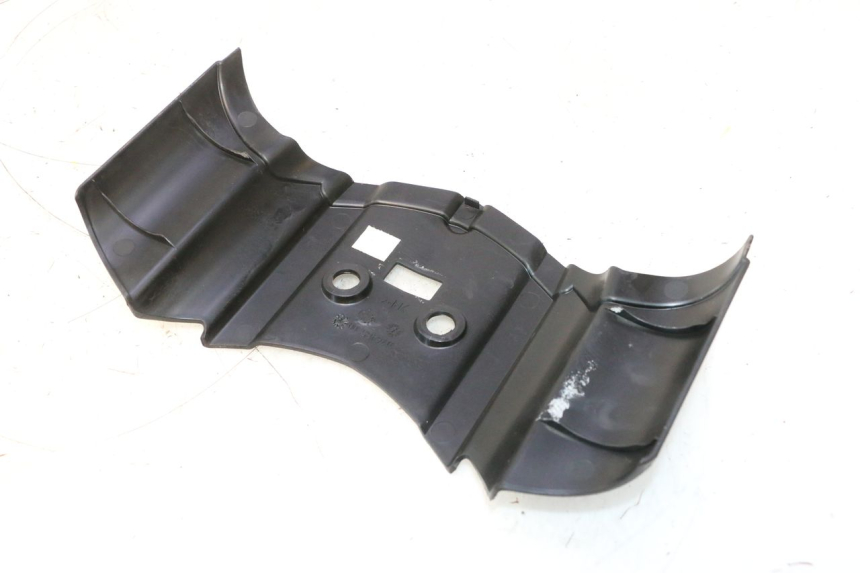 photo de CARENADO TRASERO CONEXION SUPERIOR PEUGEOT LUDIX PRO 2T 50 (2010 - 2017) - Zoom estado de uso