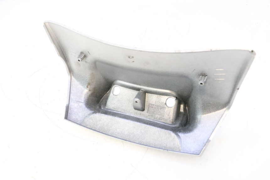 photo de CARENADO TRASERO CONEXION SUPERIOR PIAGGIO MP3 LT 400 (2007 - 2012) - Vista general del producto