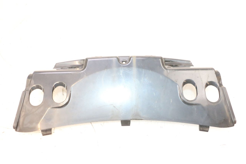 photo de CARENADO TRASERO CONEXION SUPERIOR PIAGGIO MP3 125 (2006 - 2014) - Detalle de la pieza