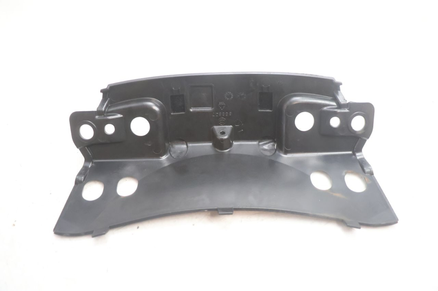 photo de CARENADO TRASERO CONEXION SUPERIOR PIAGGIO MP3 500 (2011 - 2015) - Zoom estado de uso