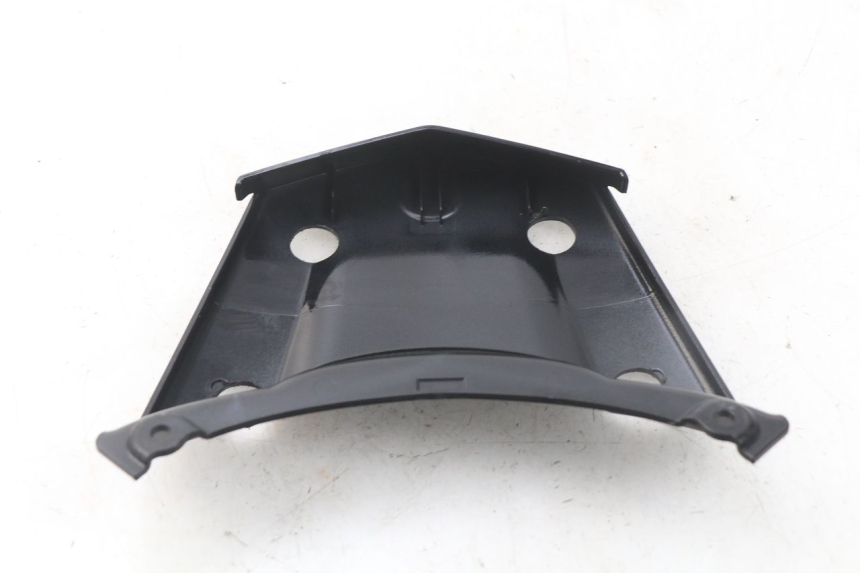 photo de CARENADO TRASERO CONEXION SUPERIOR MBK MW TRYPTIK 125 (2017 - 2022) - Primer plano técnico